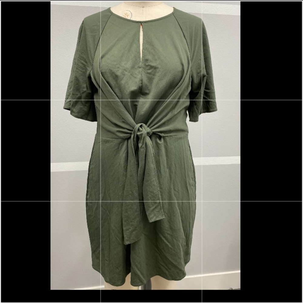 Short sleeve tie front dress